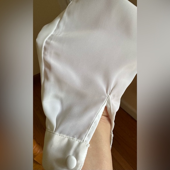 Christie & Jill White Sheer Fabric Buttons. Front Has Embroidery Detailed Sz.10 - Picture 6 of 10